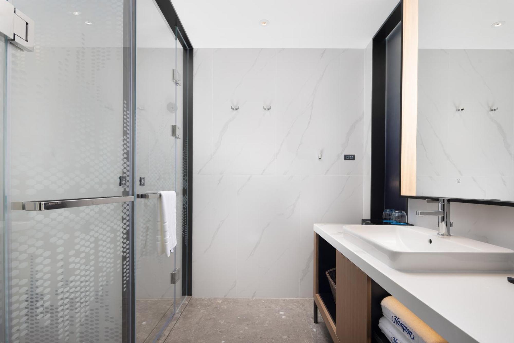 Hampton By Hilton Shenzhen Futian Huaqiangbei Hotel Exterior foto